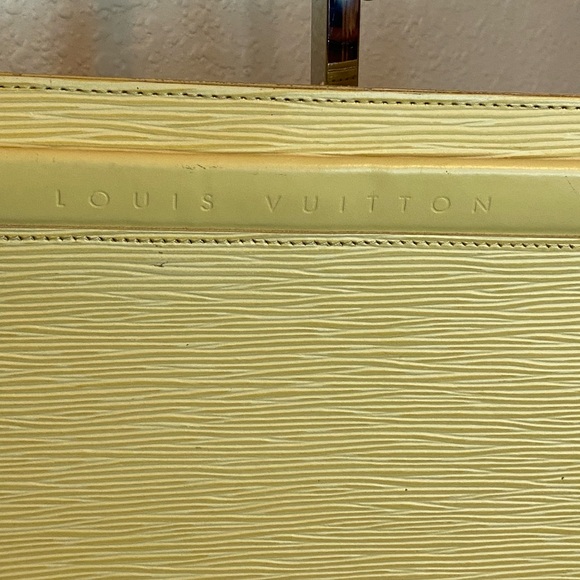 Louis Vuitton Vintage St. Tropez GUC Vanilla EPI Leather Shoulder Bag ONLY - Picture 3 of 16